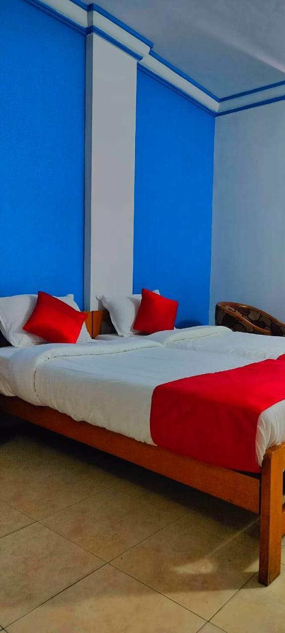 צ'נאי Hotel Manhattan מראה חיצוני תמונה