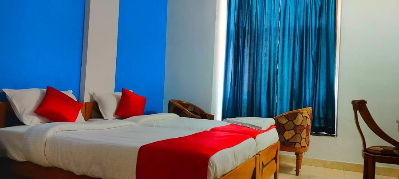 צ'נאי Hotel Manhattan מראה חיצוני תמונה